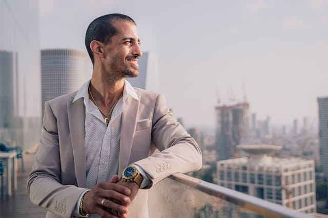 Visionary Leadership: The Essential Guide